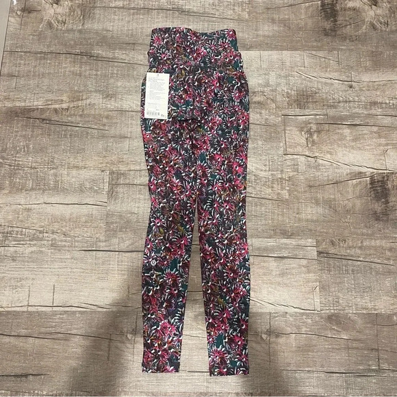 NWT!! Lululemon - Base Pace High-Rise Fleece Tight 28" - Size 2 - Picture 7 of 9